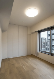 �@���[�t�o���R�j�[�ɖʂ��Ă���m��6.5���B���C�h�ȃN���[�[�b�g�����B