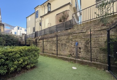 �@��25���Ă̐�p��ł̓K�[�f�j���O���y���߂܂��B